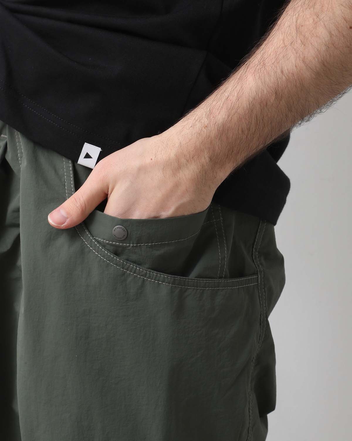 CRINKLED NYLON PANTS