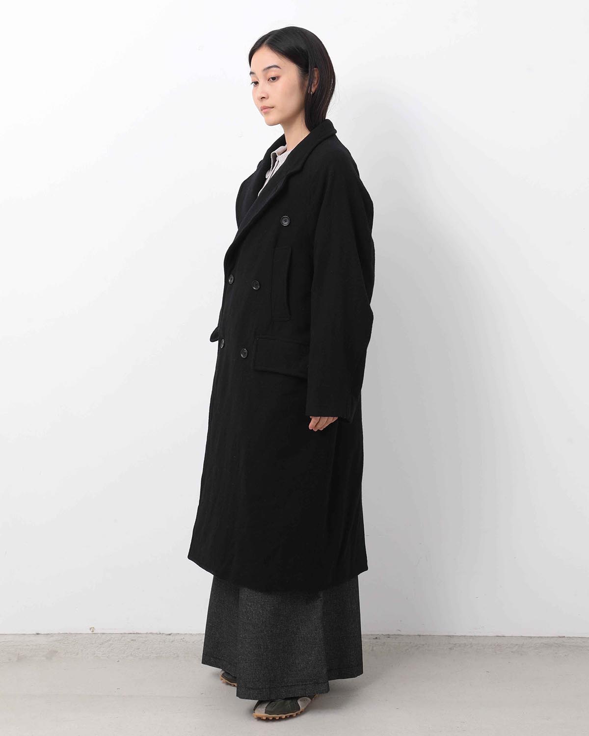 CLASSIC WOOL DOUBLE-BREASTED COAT