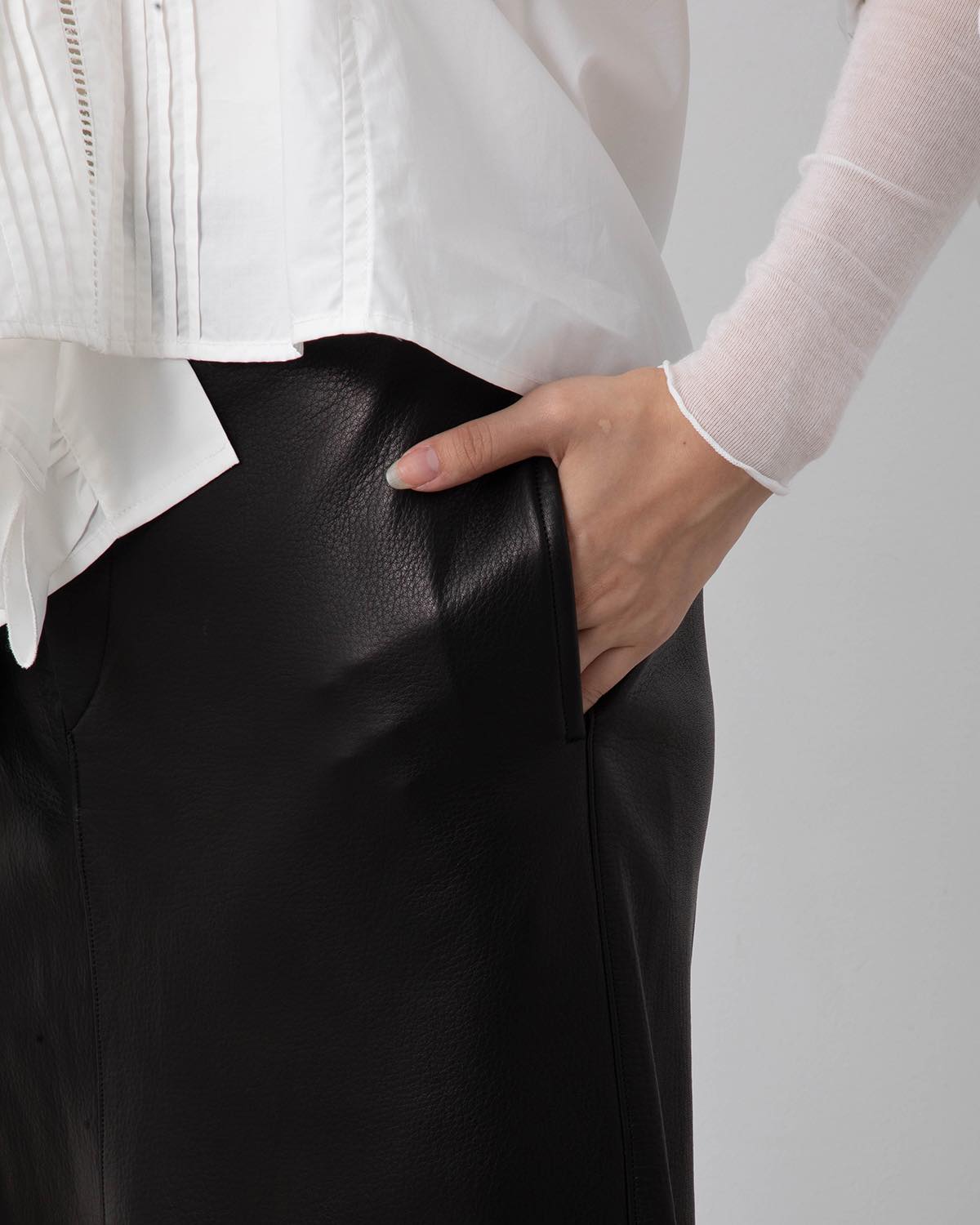 STEER LEATHER BELTED SKIRT