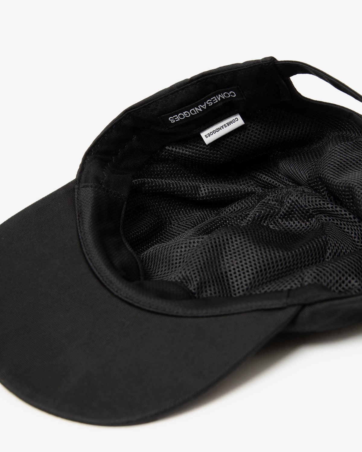 LINE PATTERN CAP