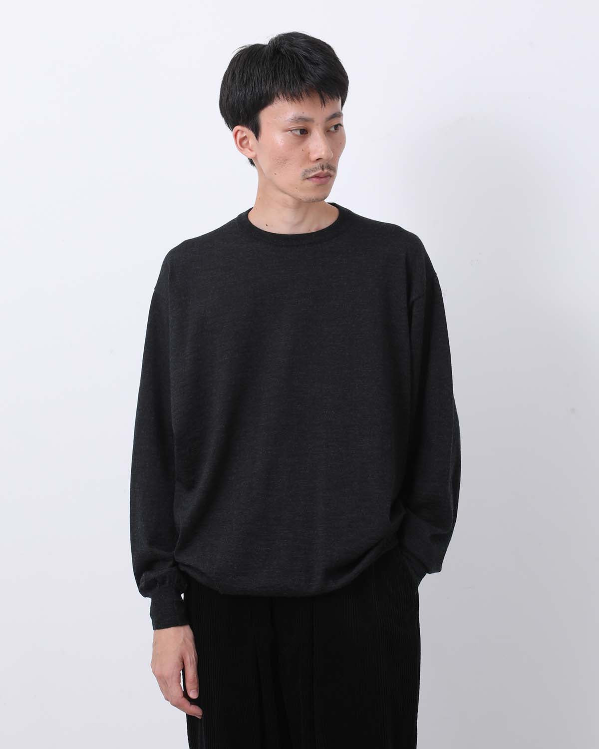 TORICI クルーネックニット ブラック　綿100 TORICI クルーネックニット ブラック 綿100 TORICI クルーネックニット