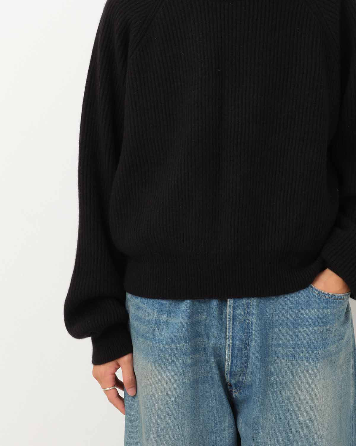 RIBBED CASHMERE CROPPED SWEATER