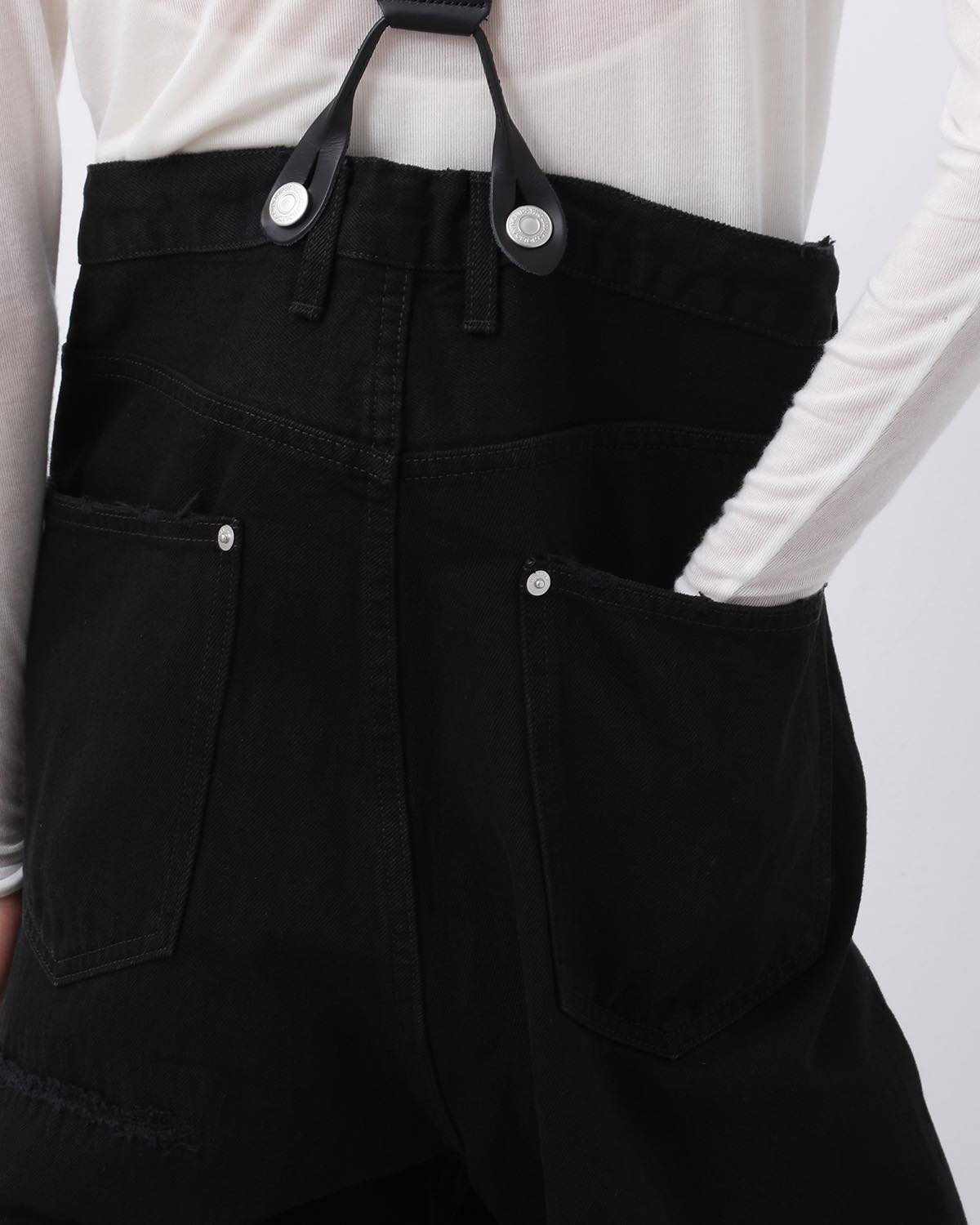 DAMAGE DENIM SUSPENDER PANTS(BLACK)