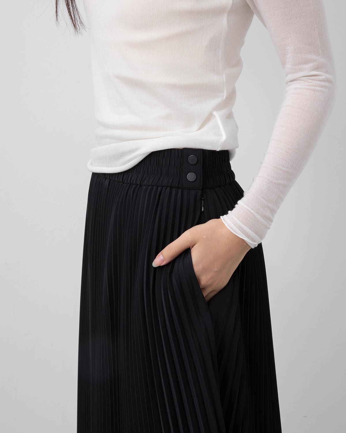 TAFFETA PLEATED SKIRT