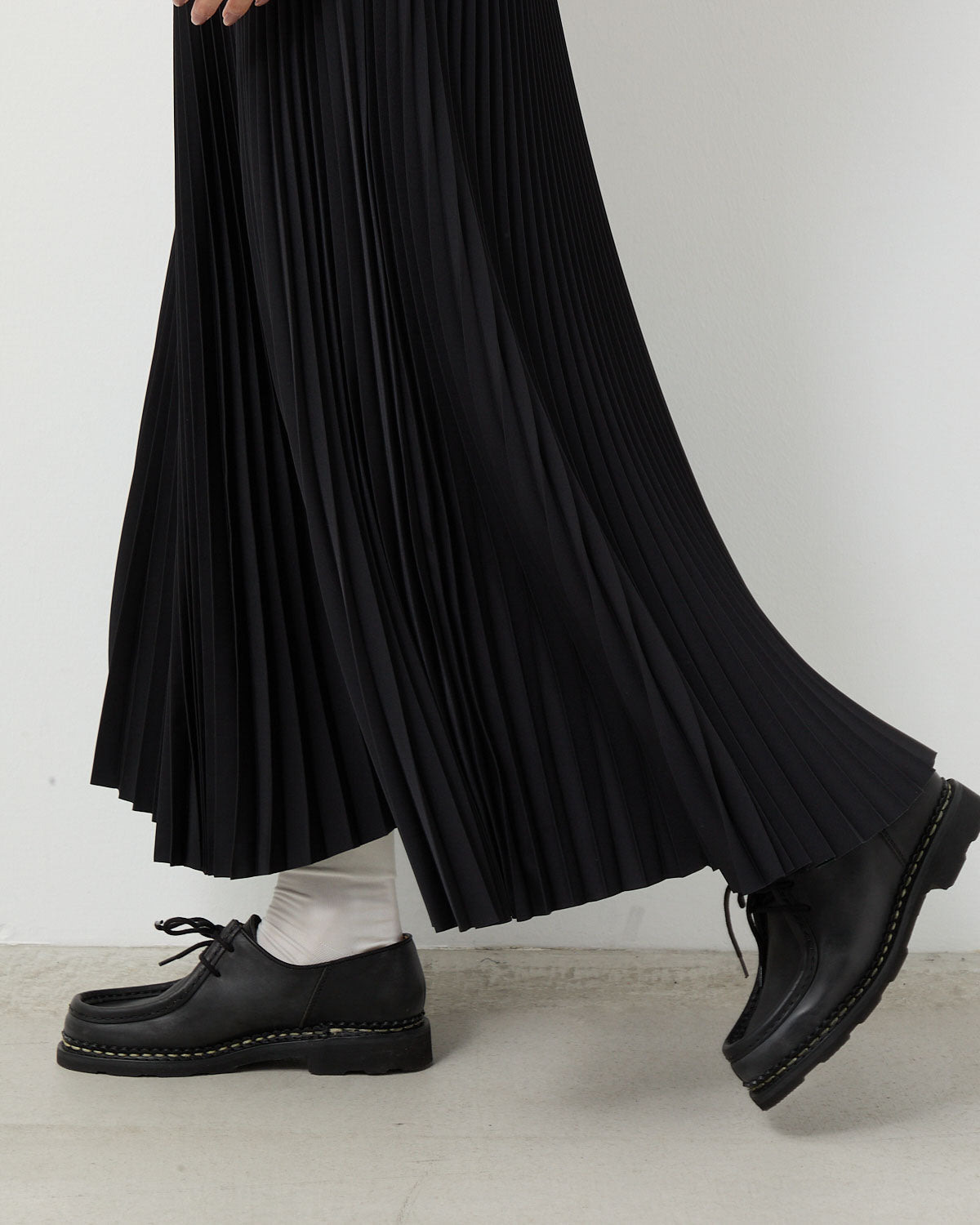 TAFFETA PLEATED SKIRT