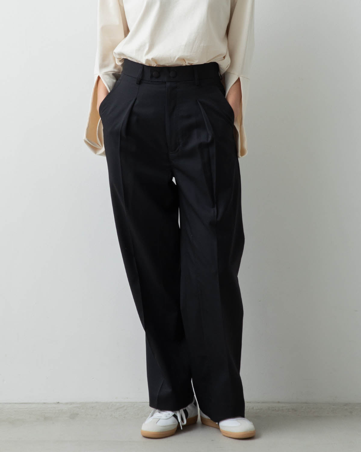 WOOL TUCK SLACKS