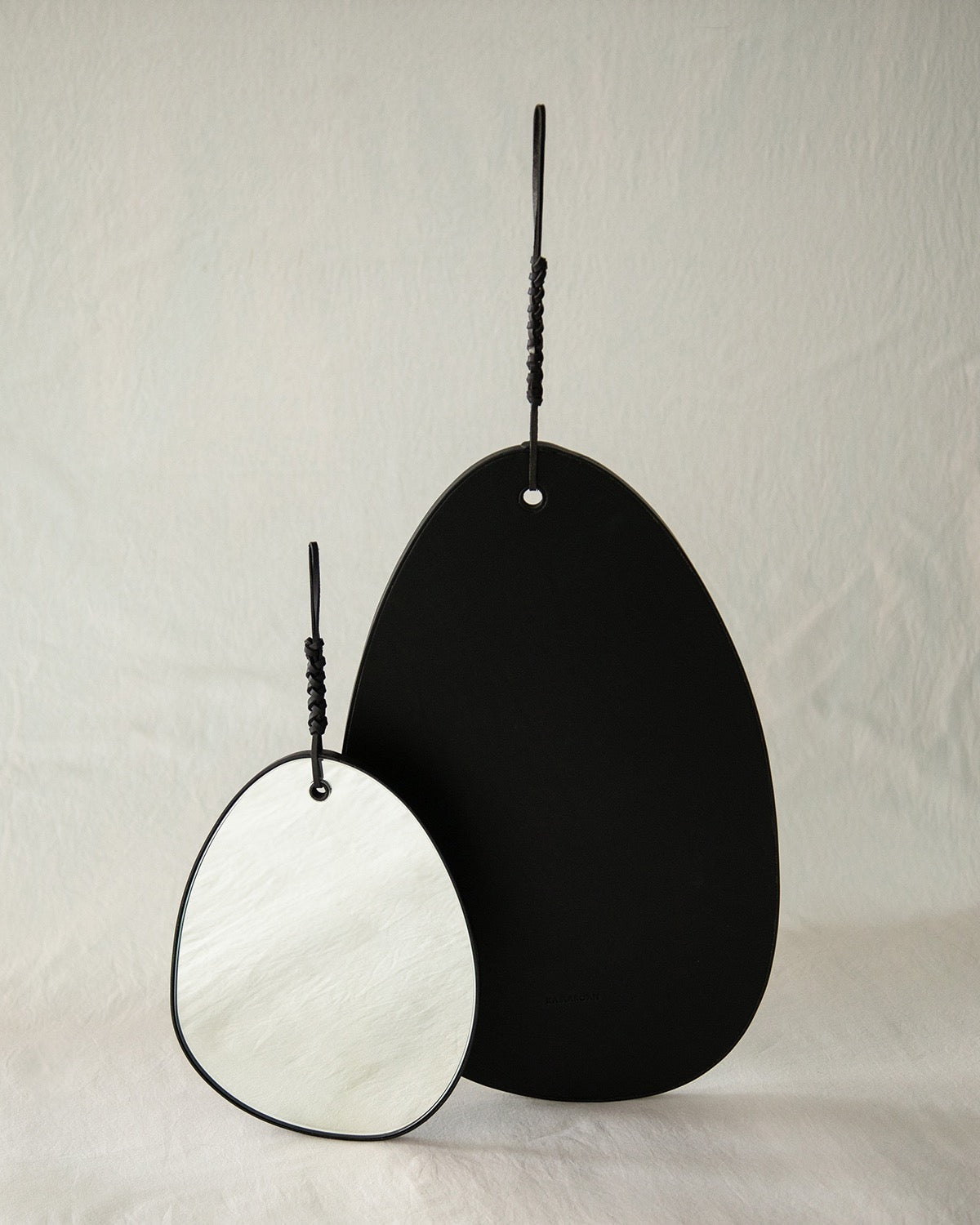 WOVEN PEBBLE MIRROR 26
