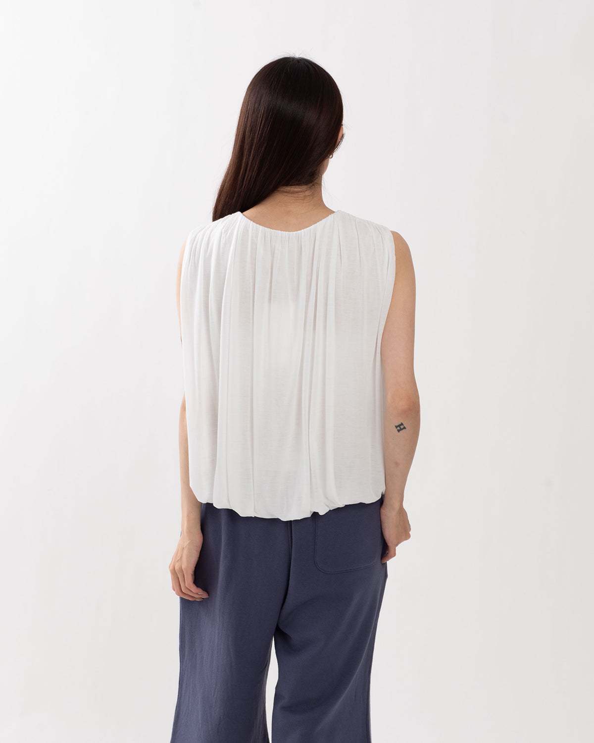 SHEER SHIRRING VOLUME SLEEVELESS