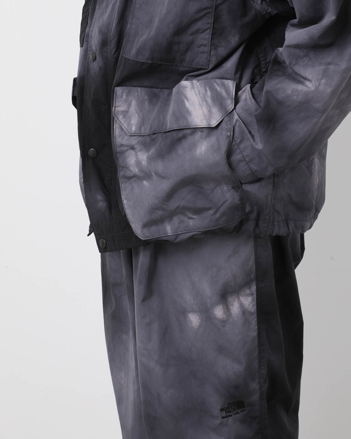 UNEVEN DYED FIELD MOUNTAIN PARKA