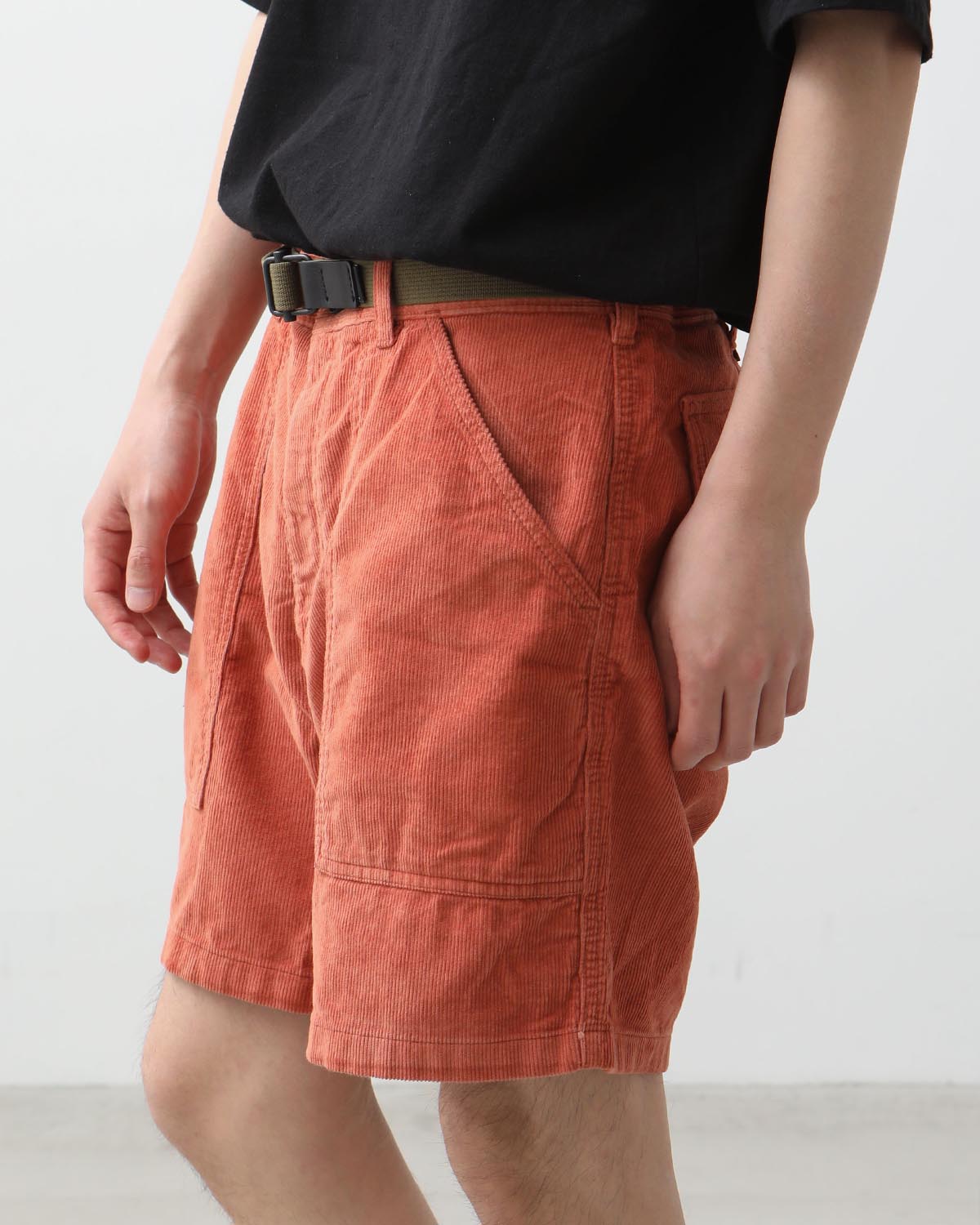 M'S ORGANIC COTTON CORD UTILITY SHORTS - 6 IN.