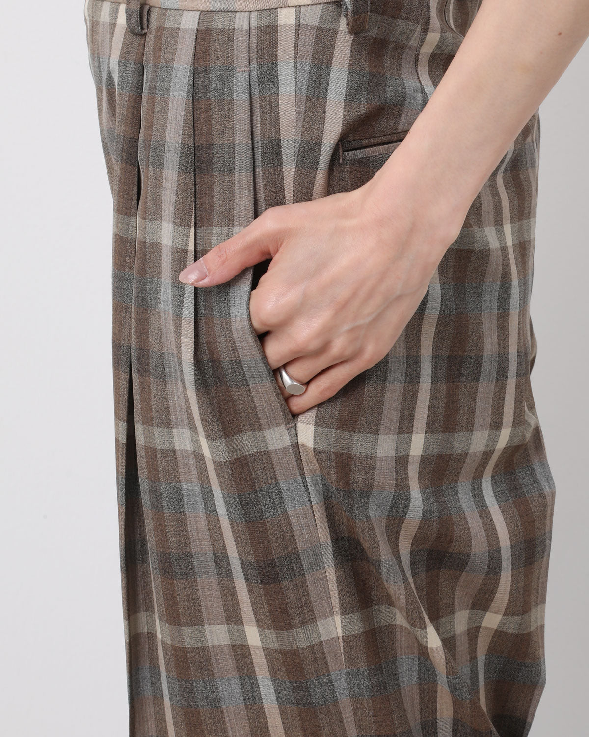 SUPER FINE TROPICAL WOOL CHECK TWO-TUCK SLACKS (WOMEN'S)