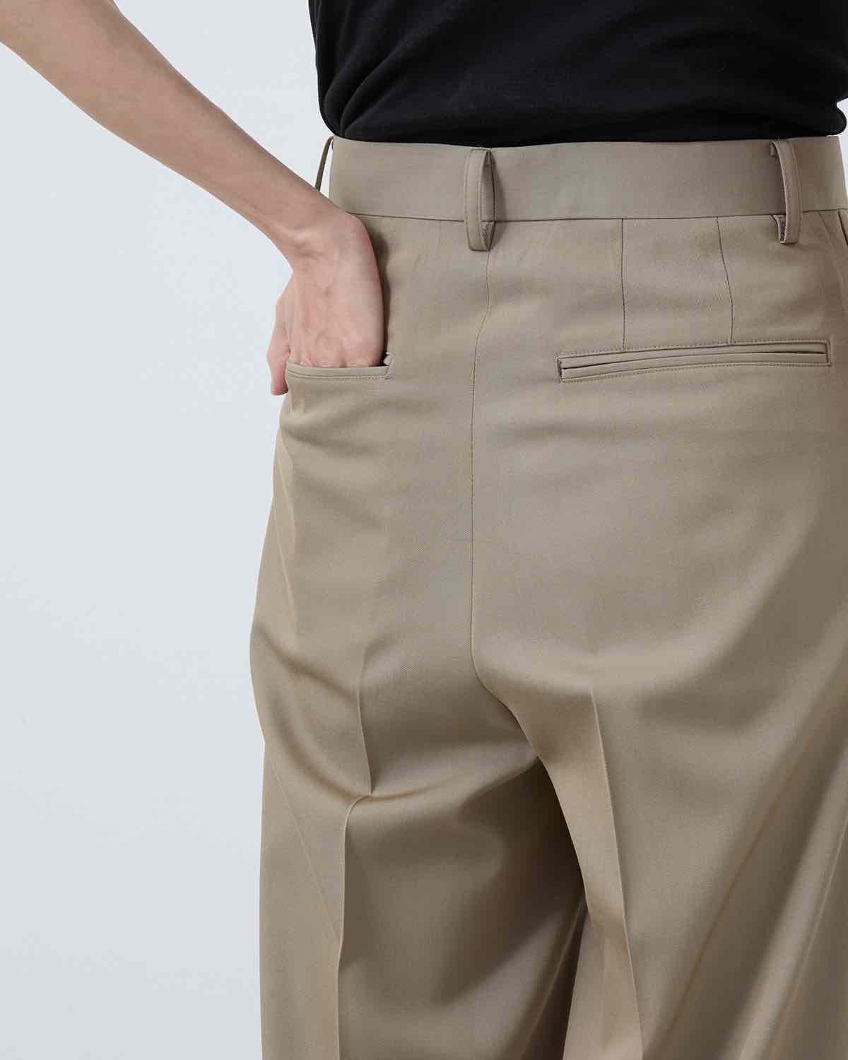 LIGHT WOOL MAX GABARDINE TWO-TUCK SLACKS (WOMEN'S)