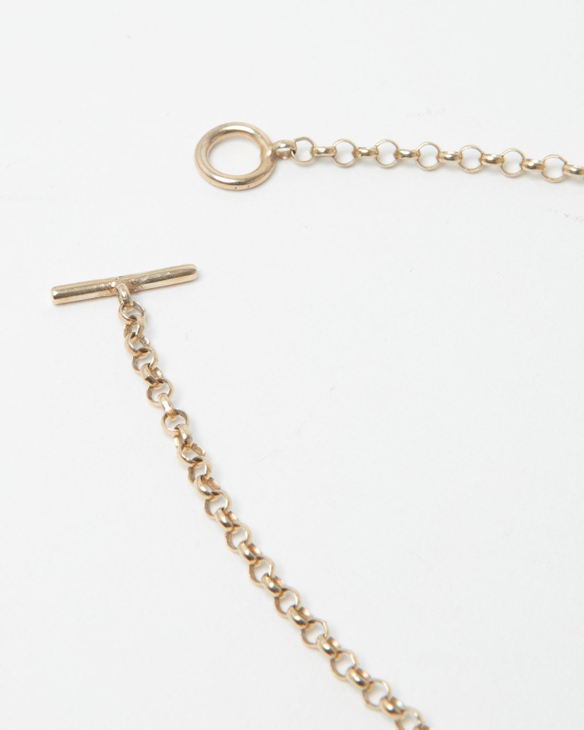 WHITE HOLE NECKLACE
