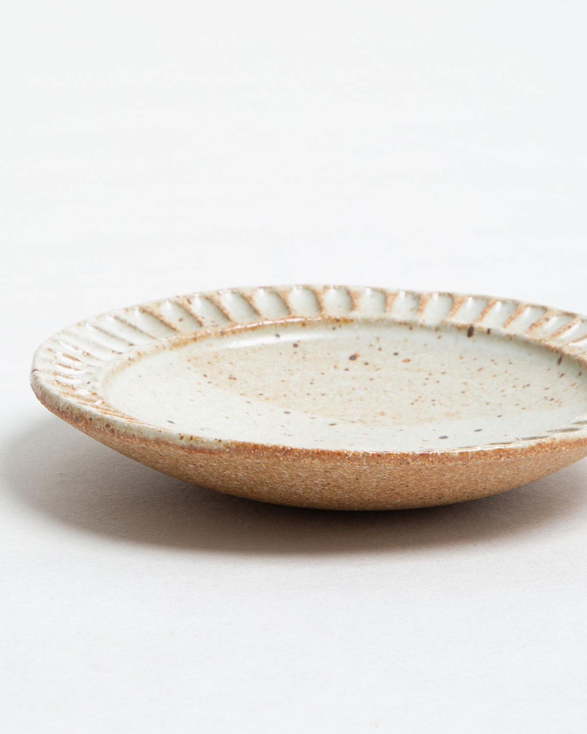 FLUTED MINI 4" PLATES