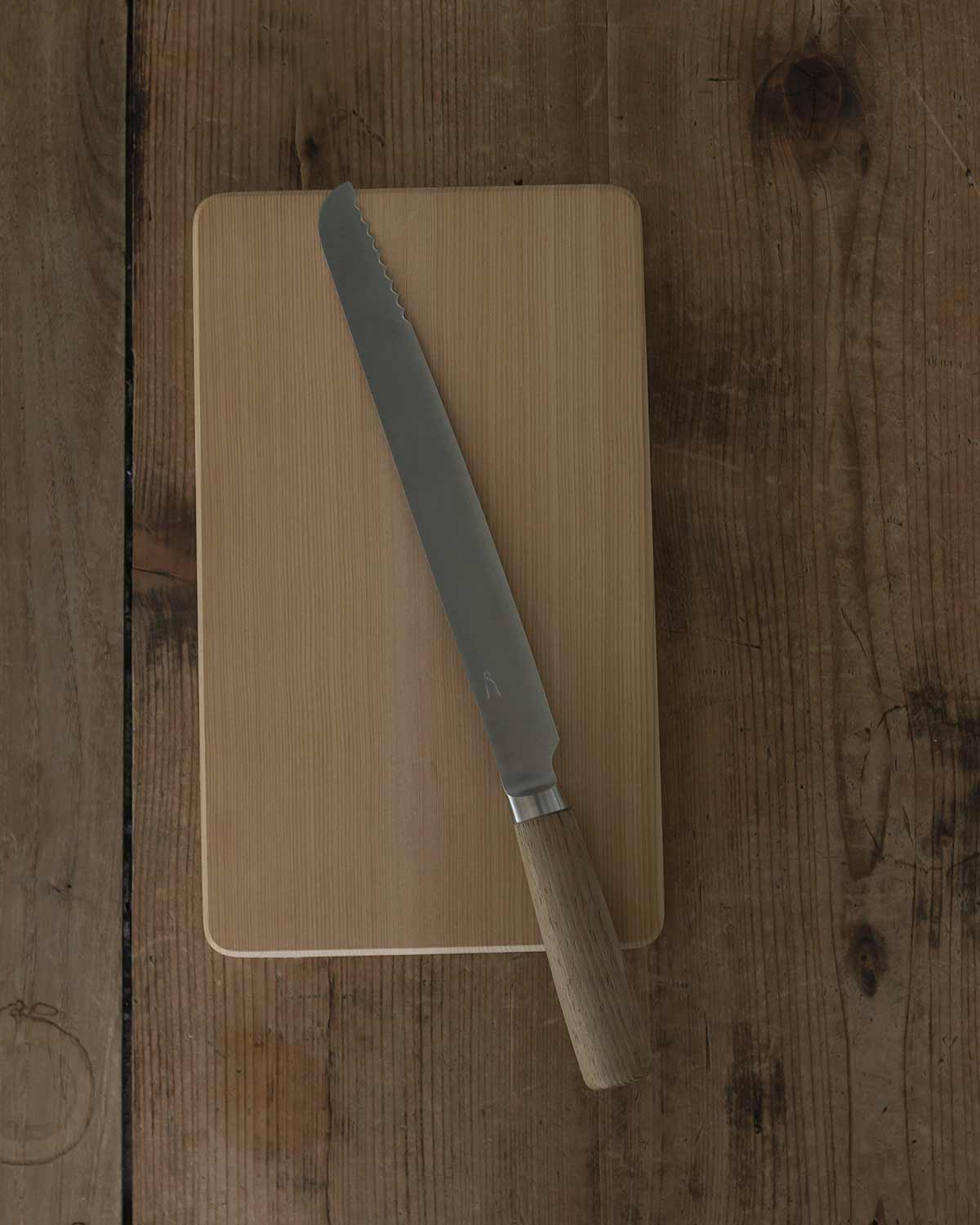 タダフサのパン切りナイフ