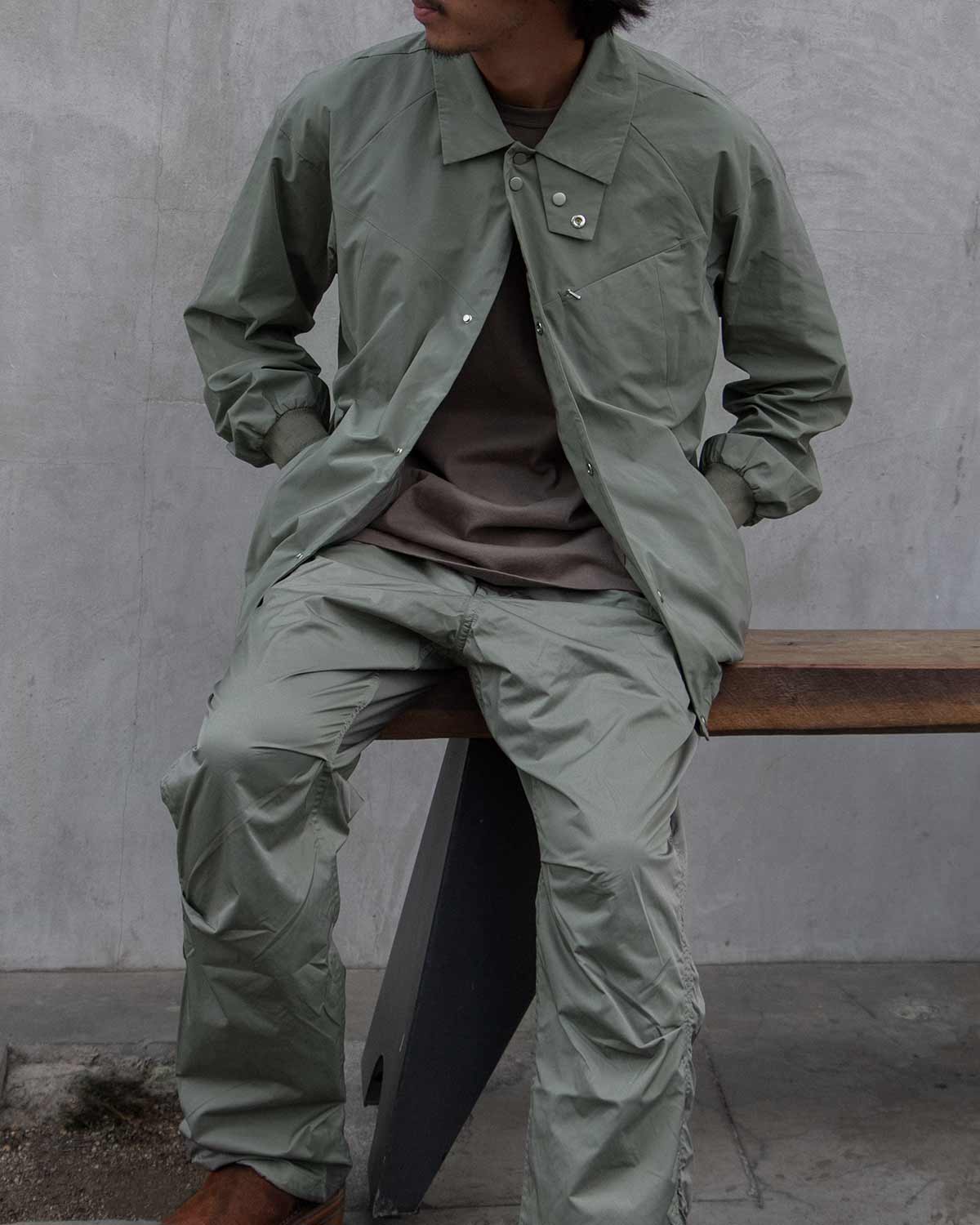 nonnative の コーチジャケットとナイロンパンツ