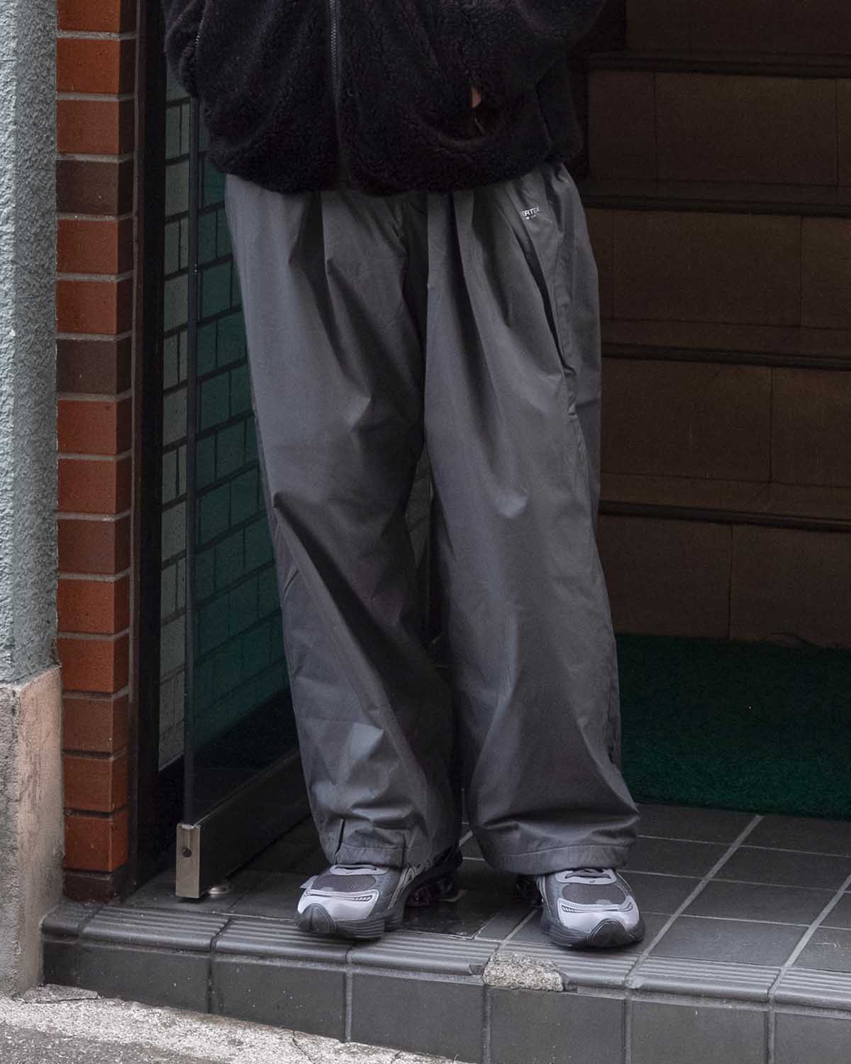 GraphpaperのPERTEX QUANTUM AIR LIGHT THERMO CHEF PANTS