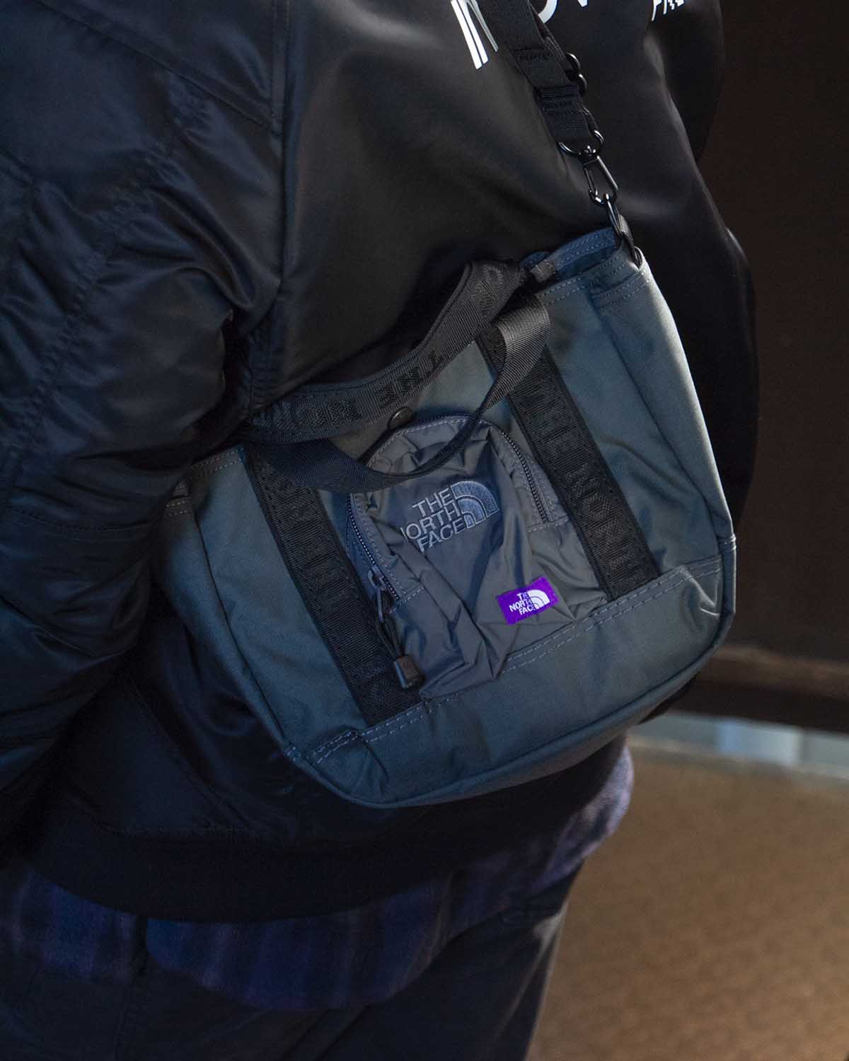 THE NORTH FACEの軽快なショルダートートバッグ