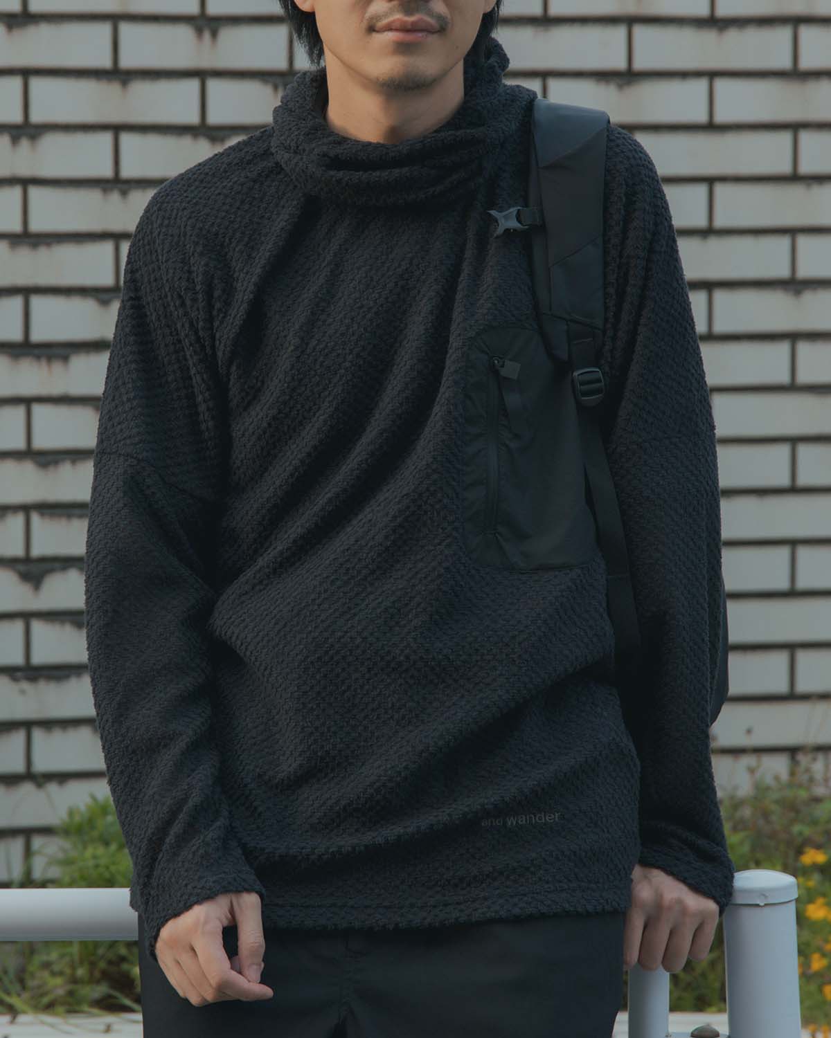 and wanderのAIR FLEECE HOODIE 2
