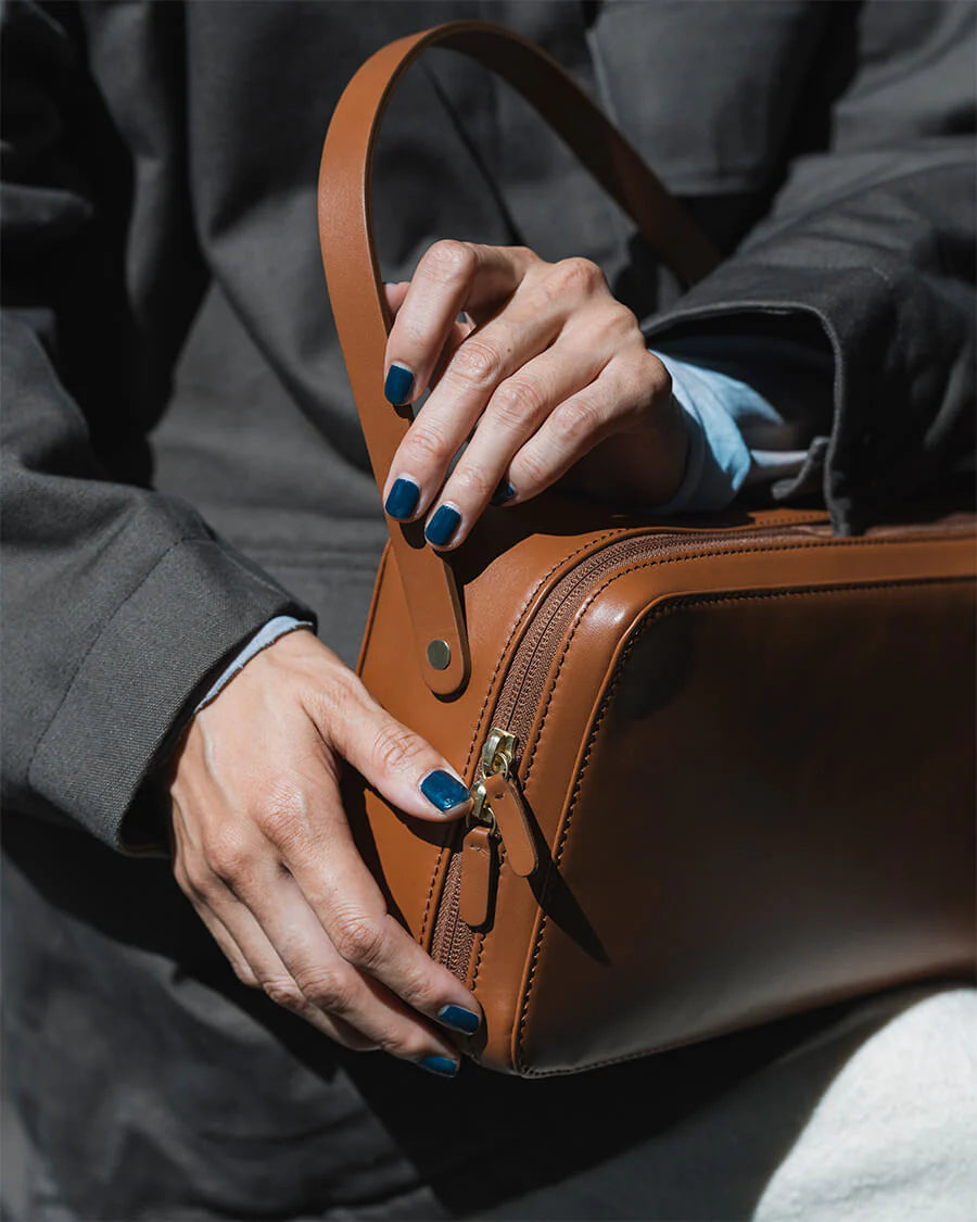 LEATHER SQUARE BAG MADE BY AETA