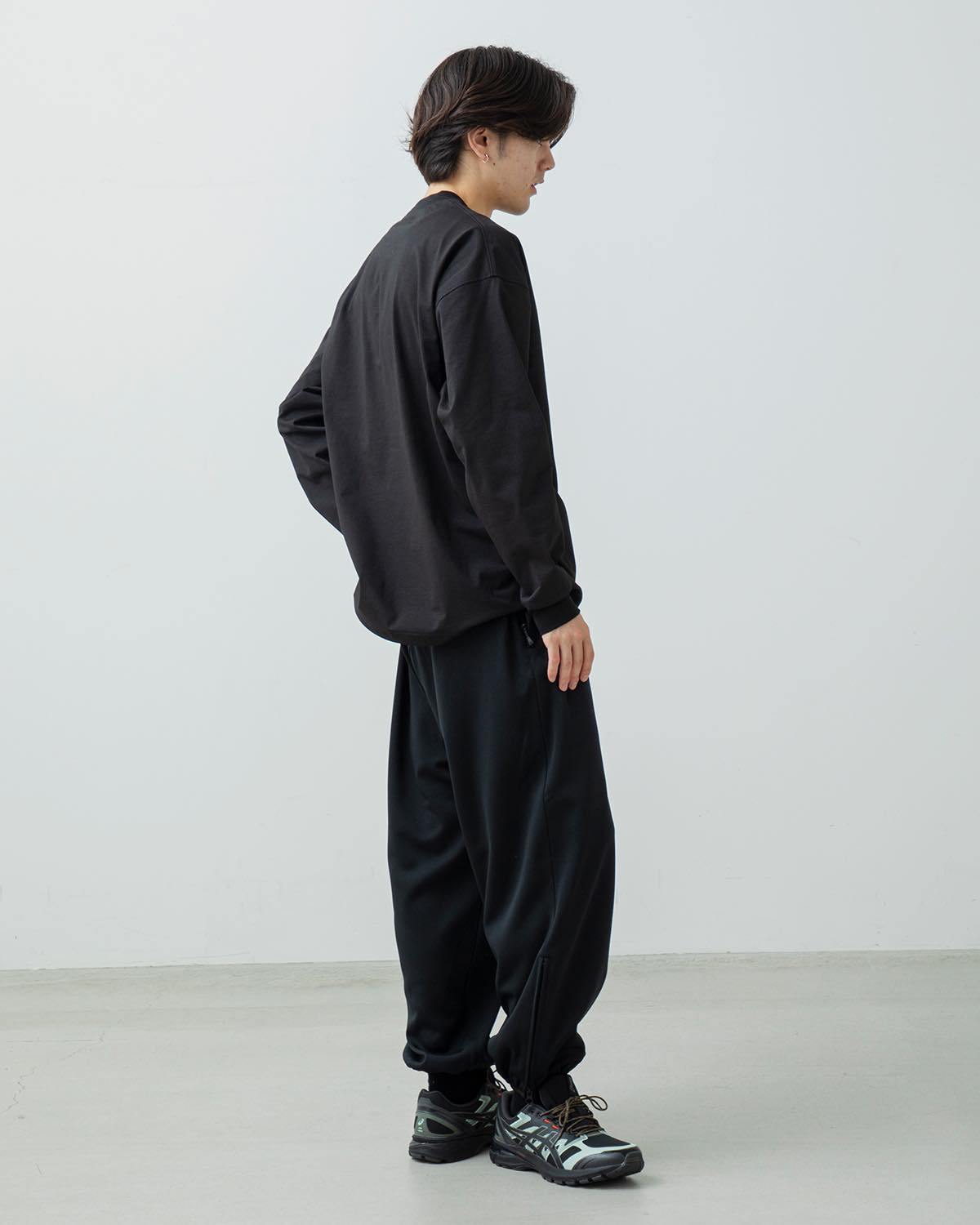 TECH TRACK PANTS