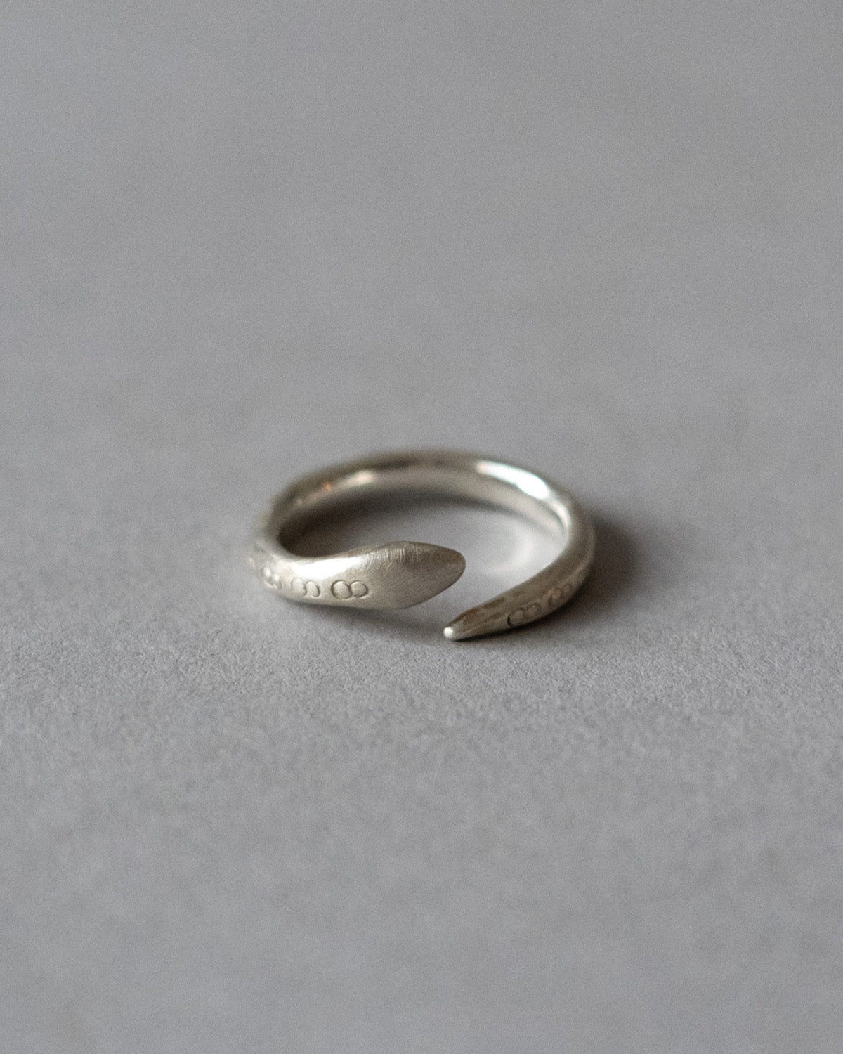 [PRE-ORDER] 8 DIA RING
