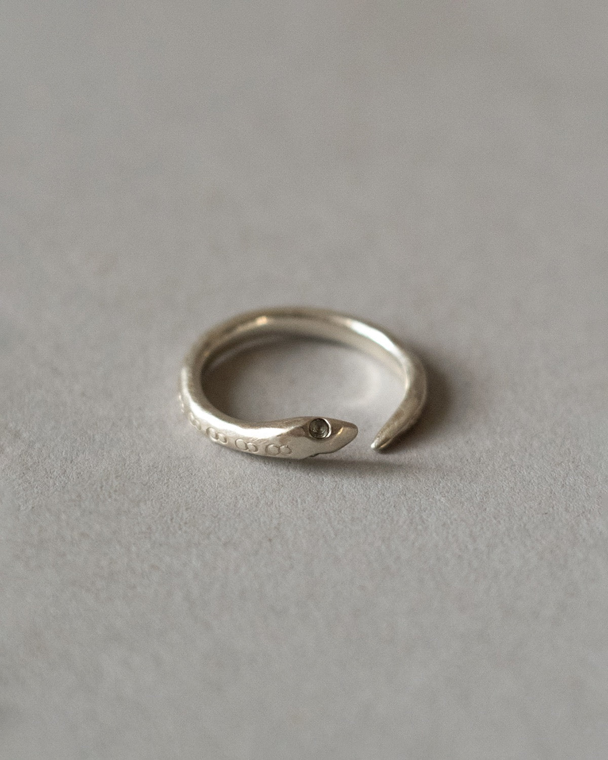 [PRE-ORDER] 8DIA RING 2EYES - PALE BLUE