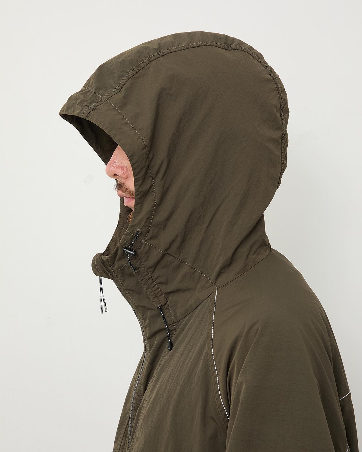 ROA GARMENT DYE NYLON HOODED JACKET