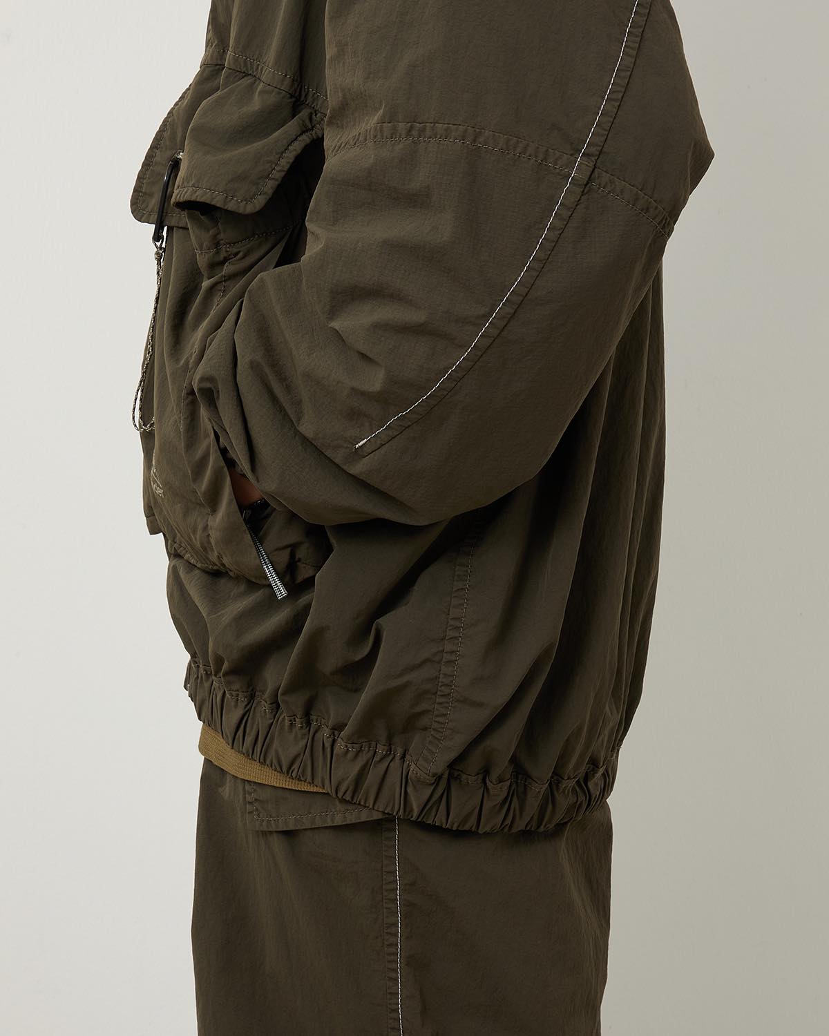 ROA GARMENT DYE NYLON HOODED JACKET