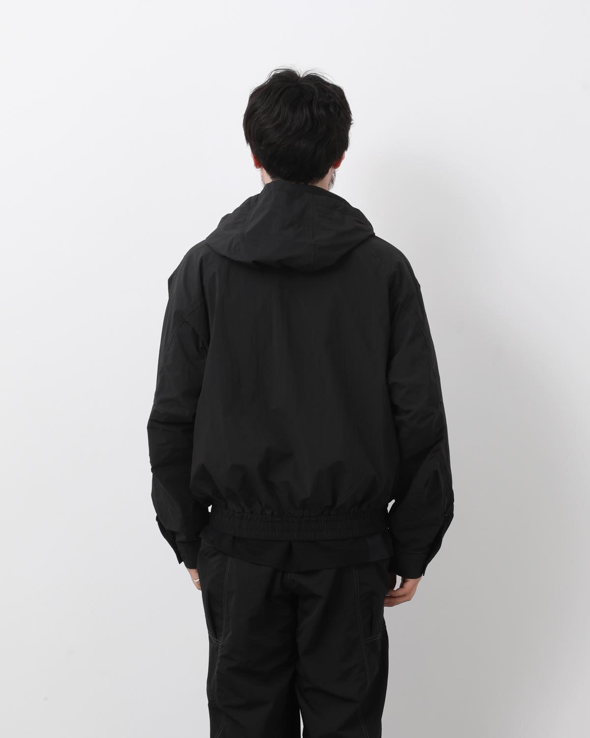 WATER REPELLENT LIGHT JACKET 2