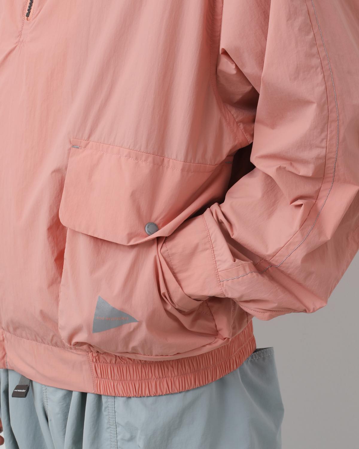WATER REPELLENT LIGHT JACKET 2