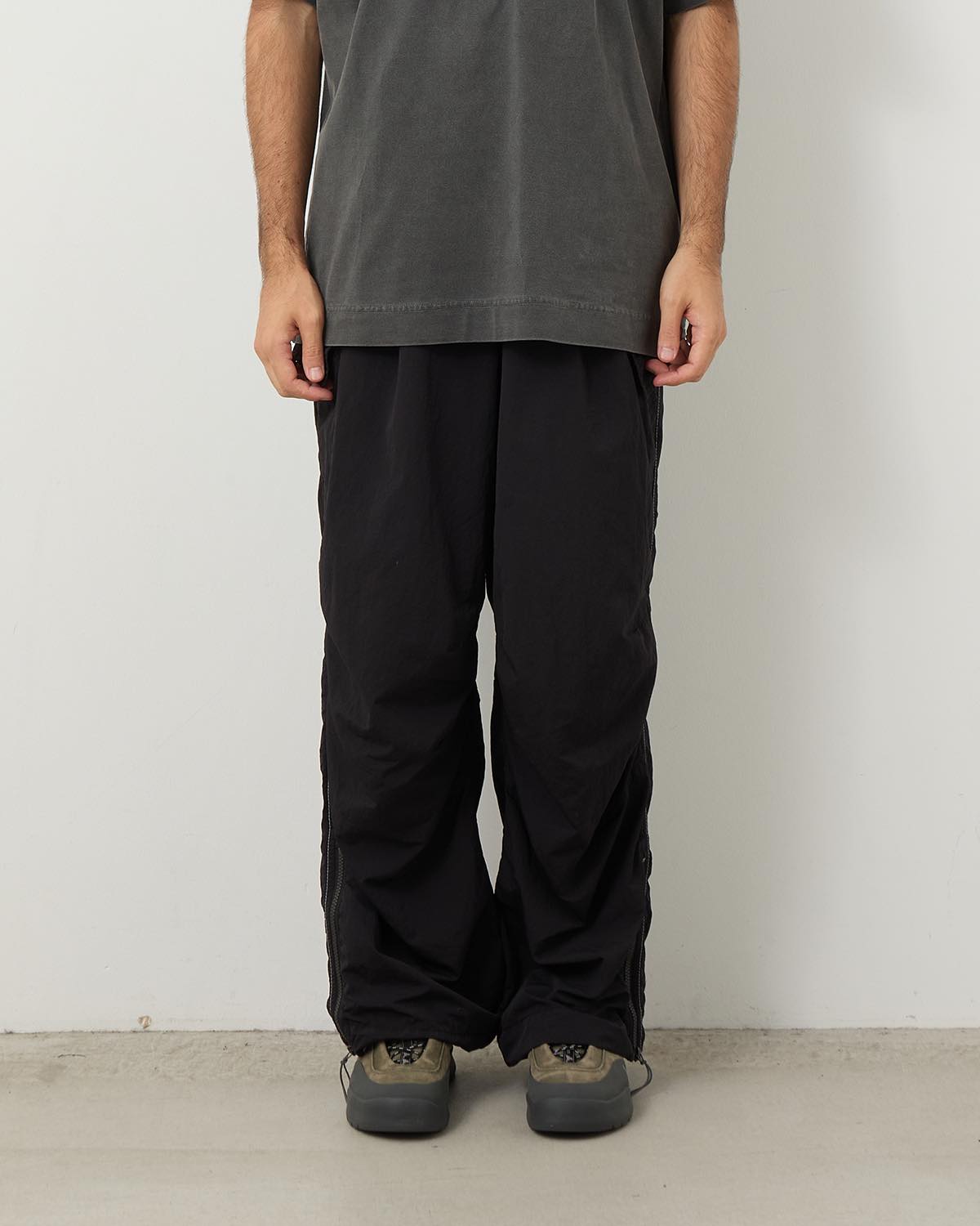 ROA GARMENT DYE NYLON PANTS