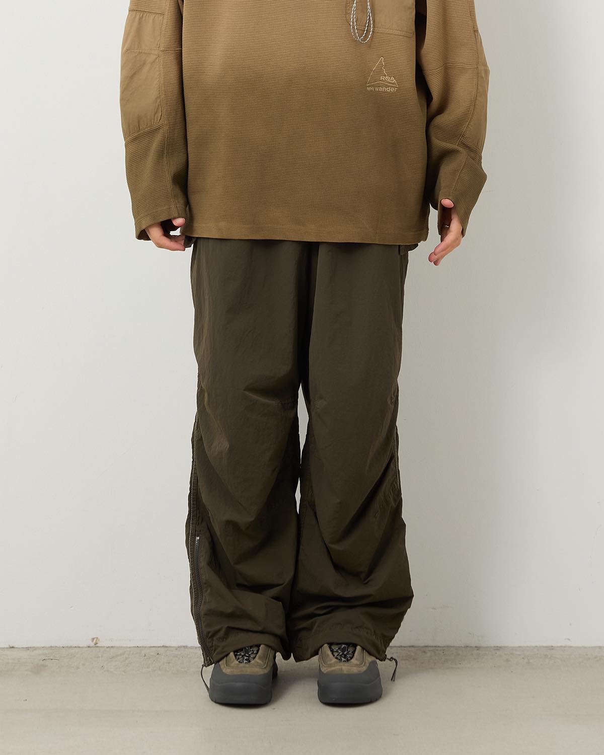 ROA GARMENT DYE NYLON PANTS