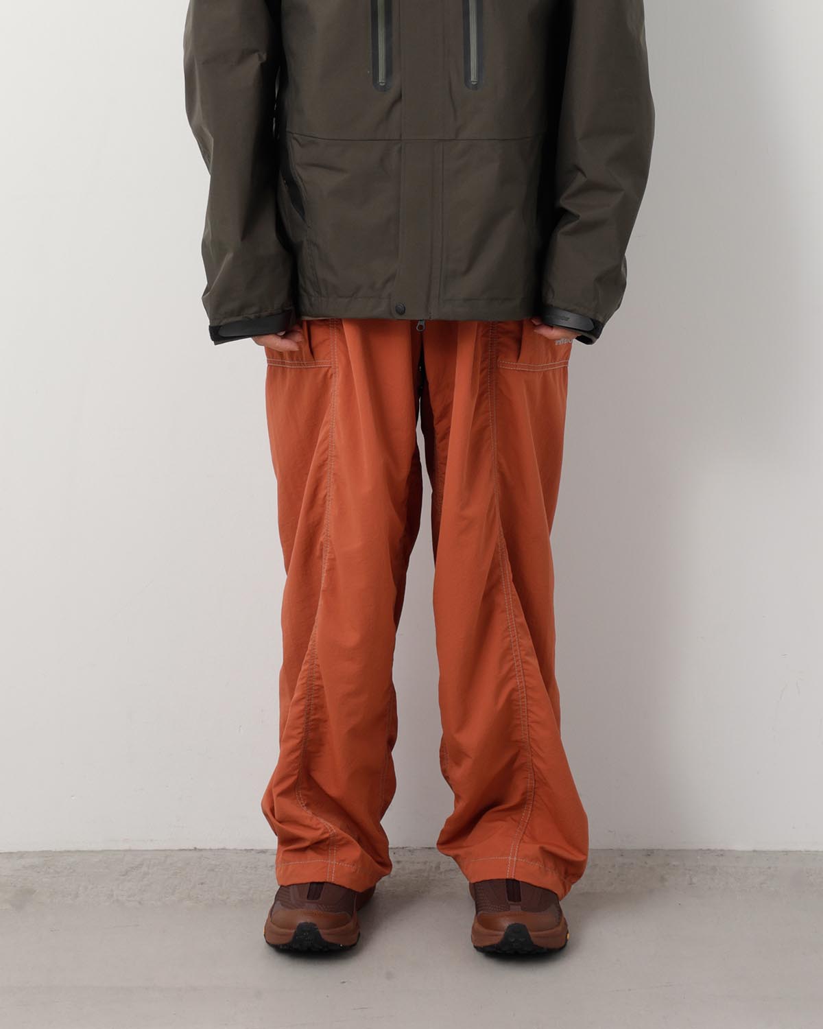 CRINKLED NYLON PANTS