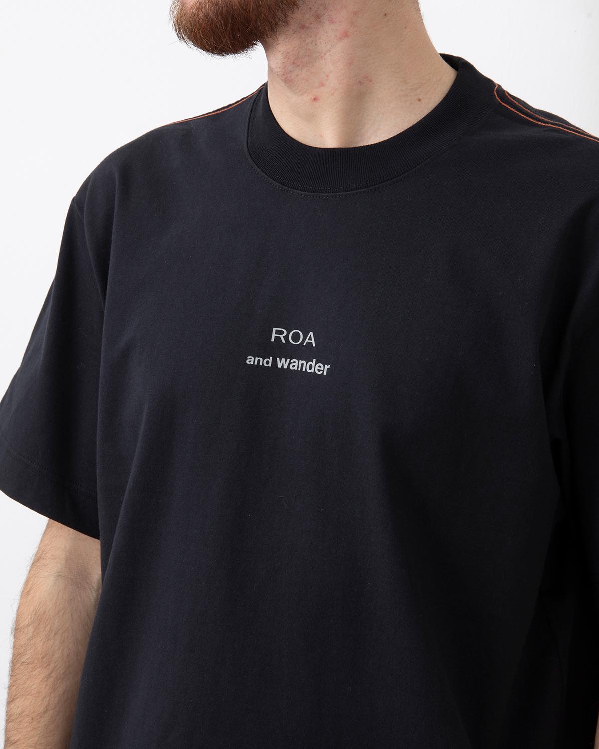 ROA × and wander LOGO PRINTED T