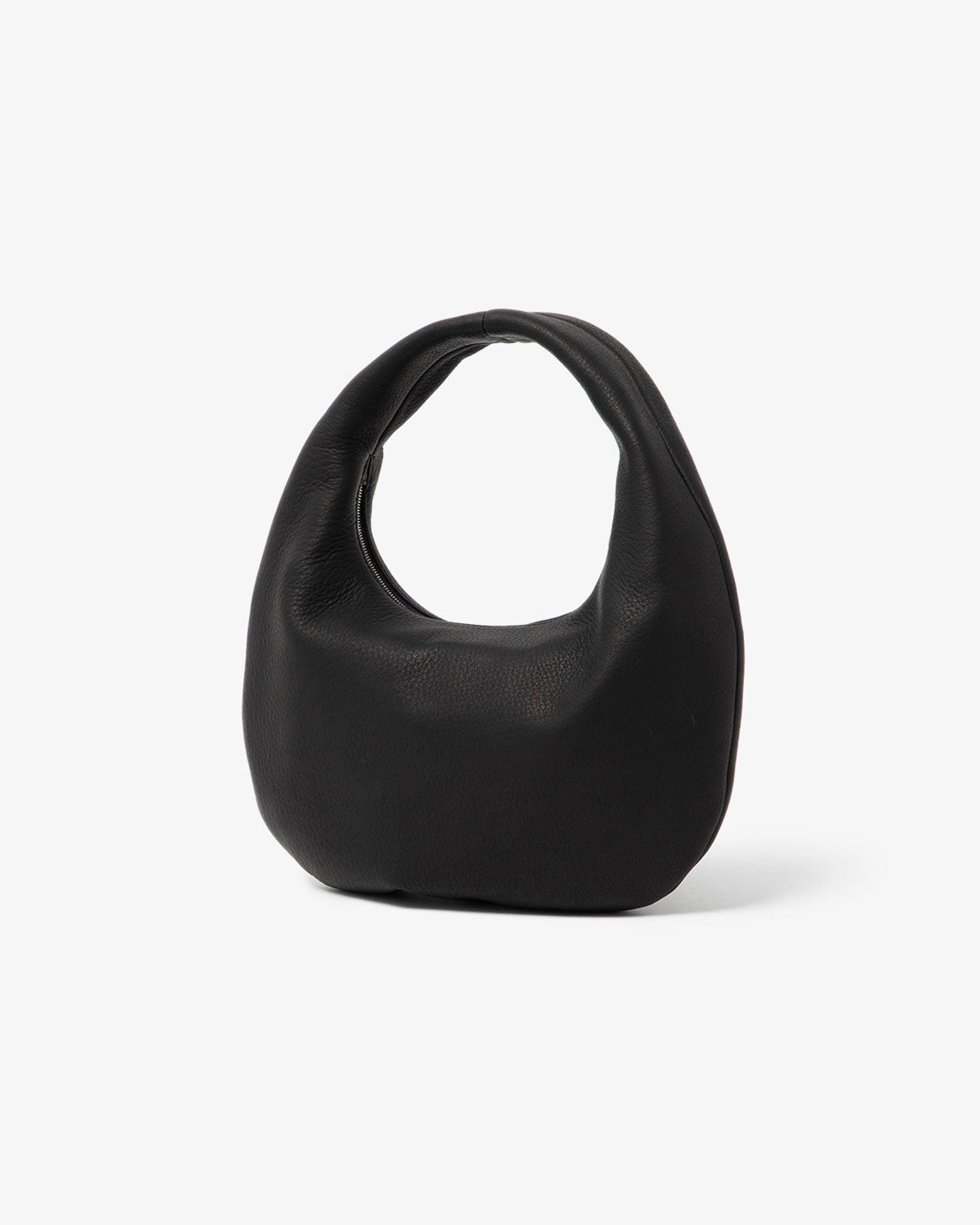 ROUND ONE SHOULDER : M