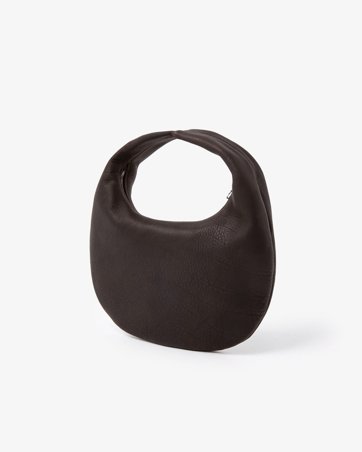 ROUND ONE SHOULDER : M