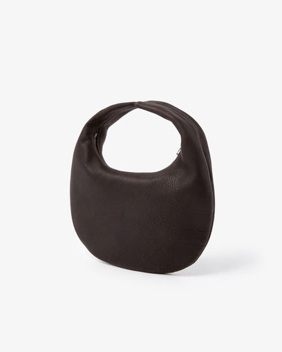 ROUND ONE SHOULDER : M