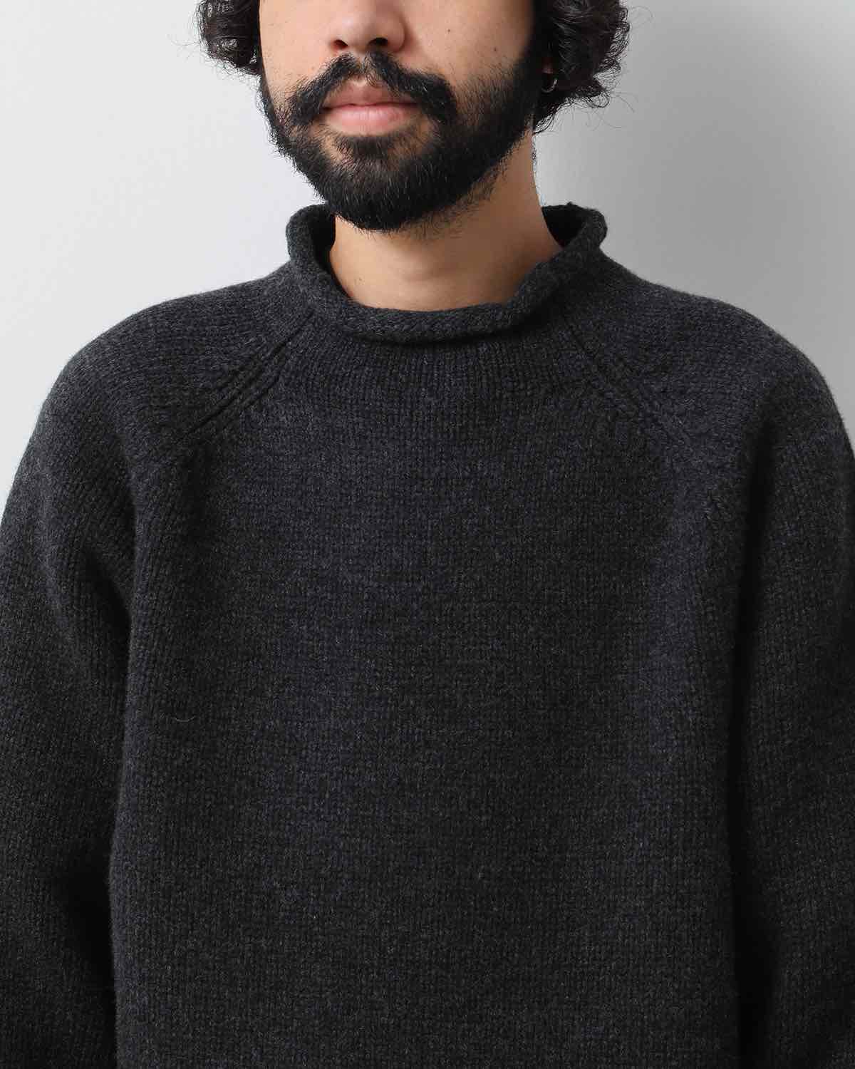 ROLL NECK SWEATER