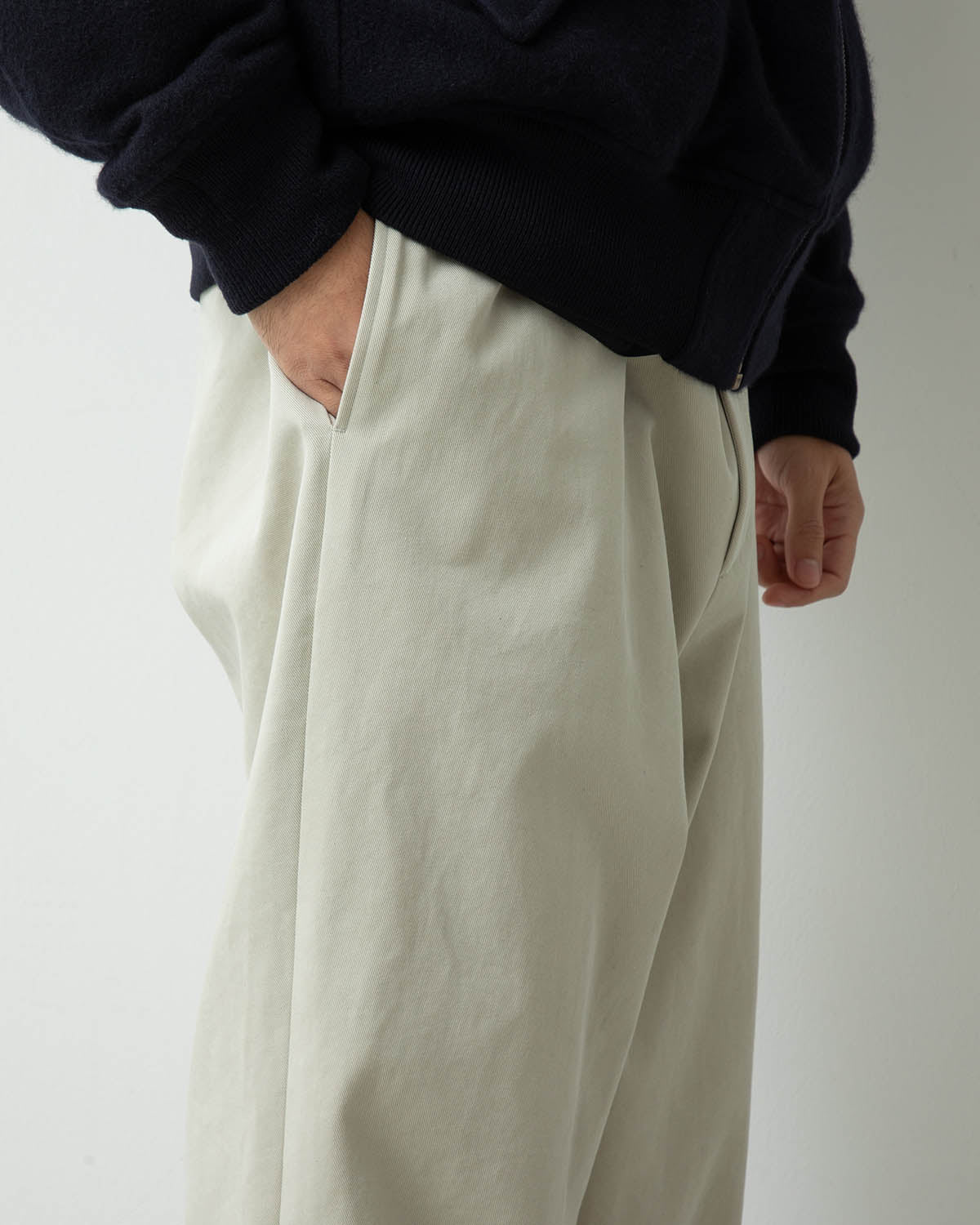 TYPE.3 CHINO TROUSERS