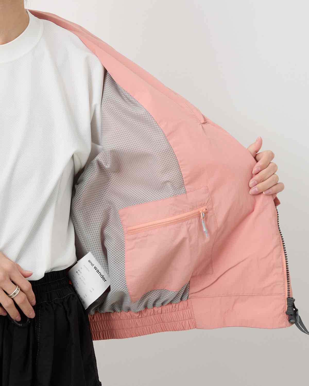 WATER REPELLENT LIGHT JACKET 2