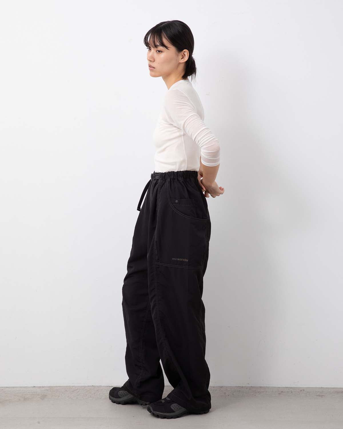 CRINKLED NYLON PANTS (WOMEN'S)