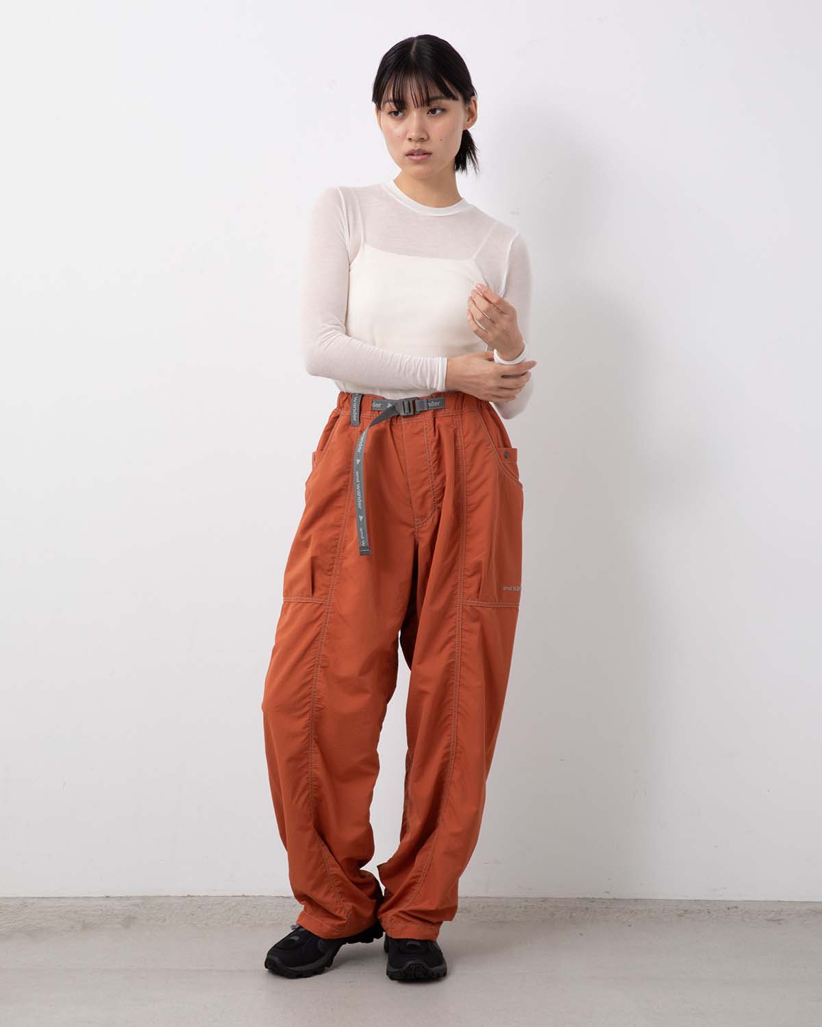 CRINKLED NYLON PANTS (WOMEN'S)