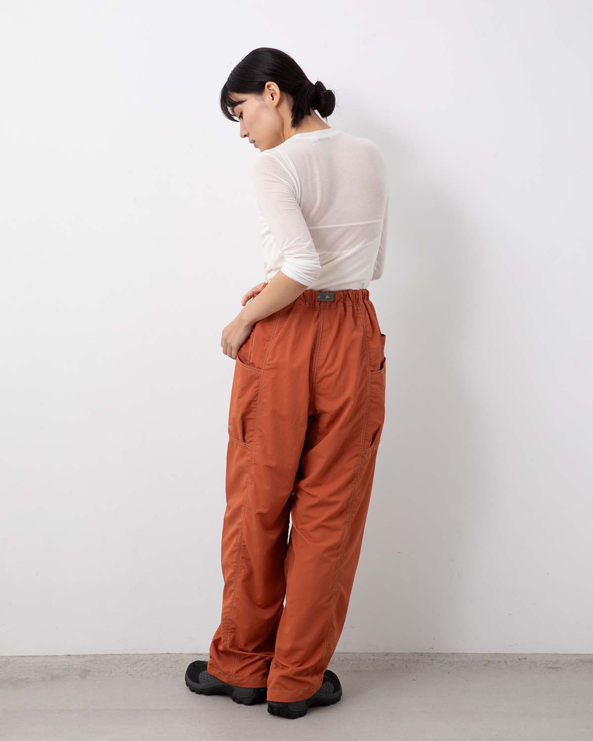CRINKLED NYLON PANTS (WOMEN'S)