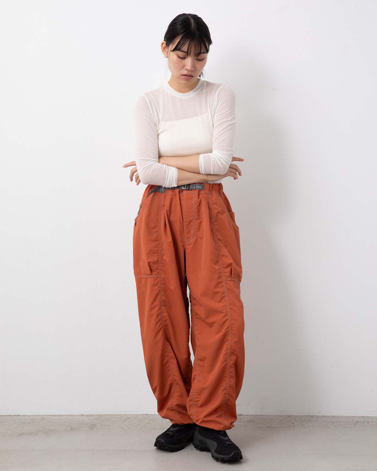 CRINKLED NYLON PANTS (WOMEN'S)