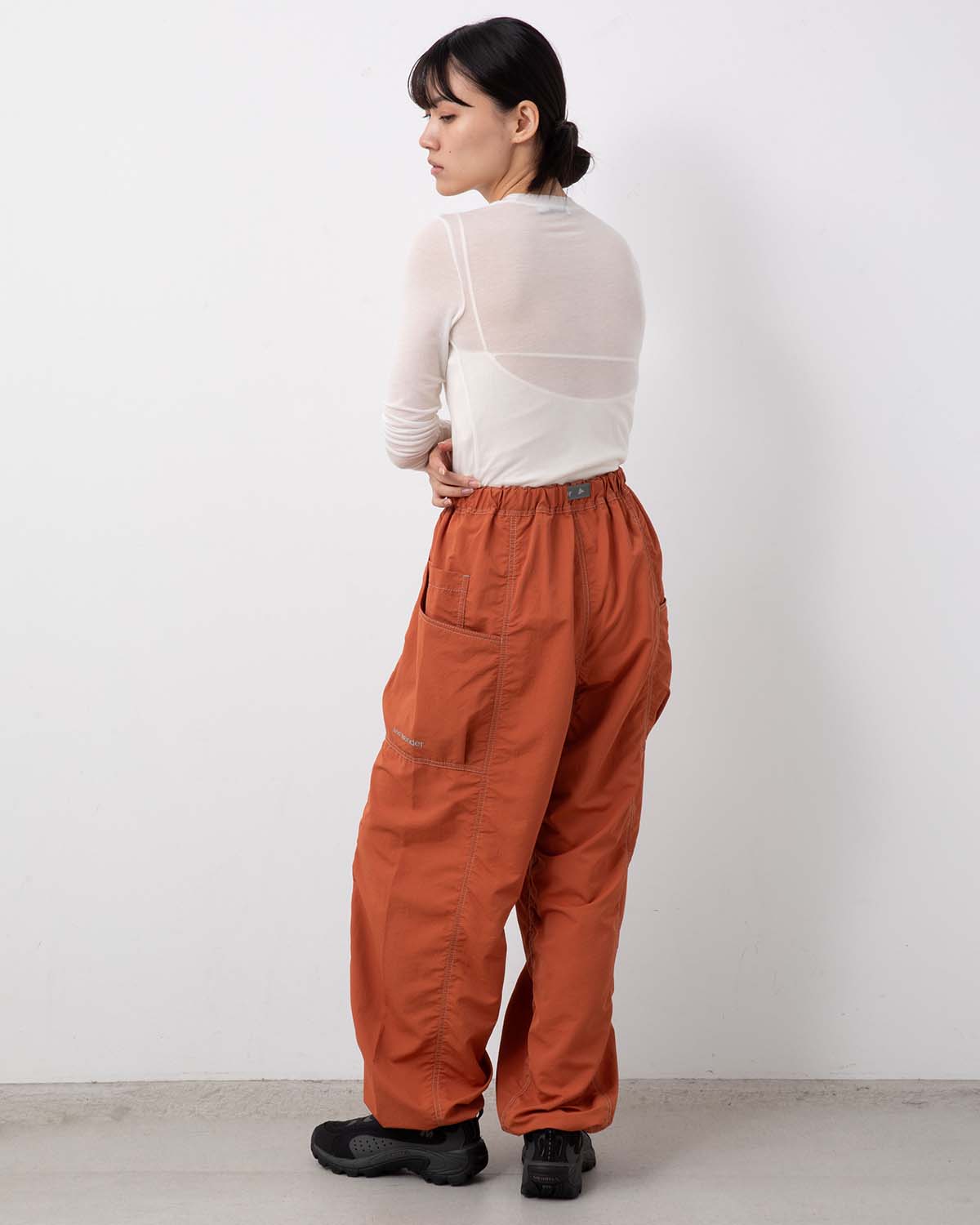 CRINKLED NYLON PANTS (WOMEN'S)