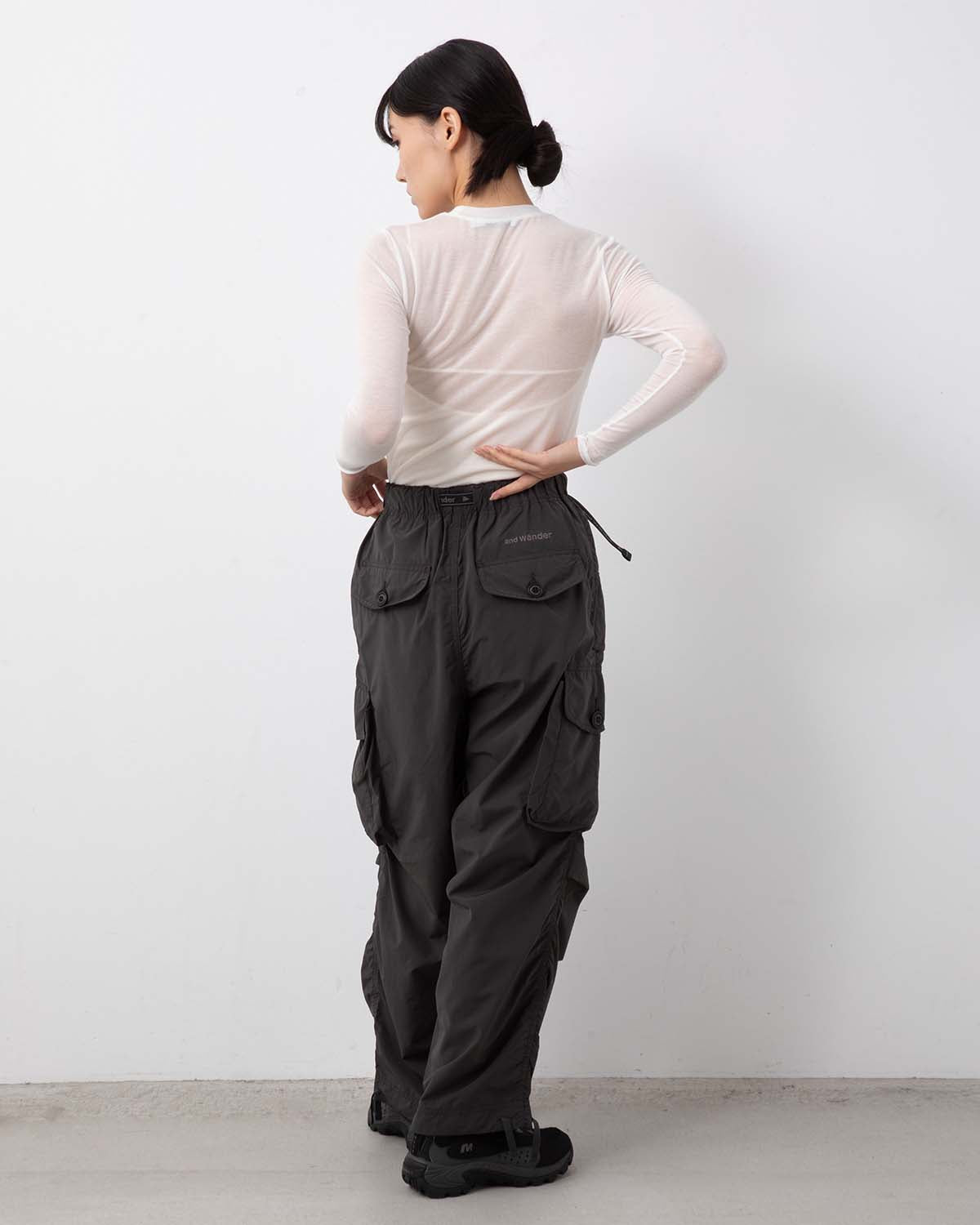 OVERSIZED CARGO PANTS (WOMEN'S)