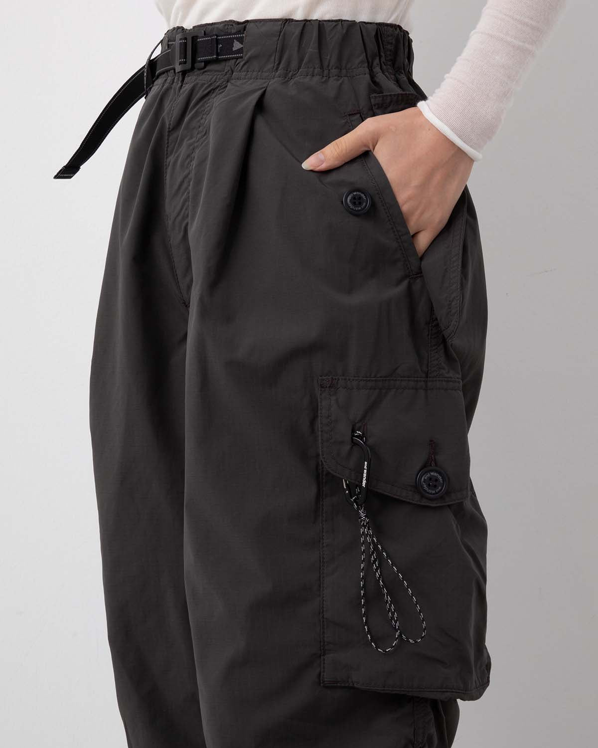 OVERSIZED CARGO PANTS (WOMEN'S)