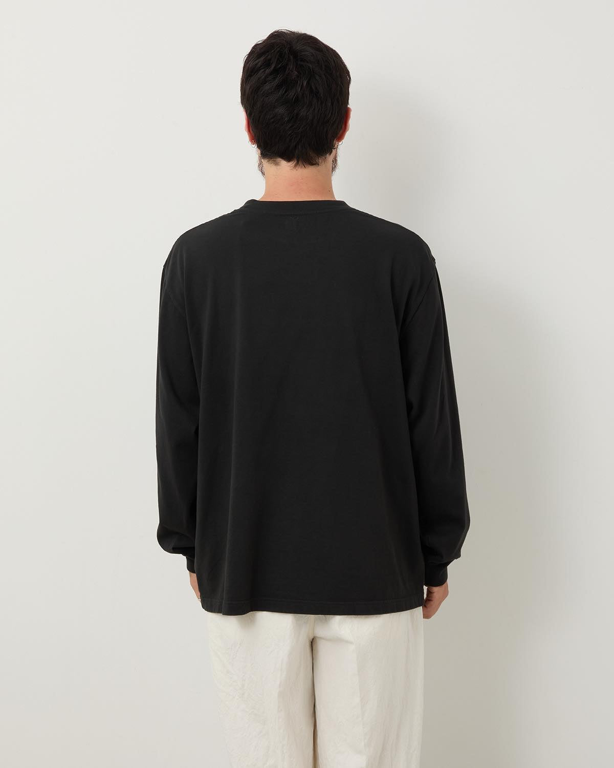 CLASSIC LONG-SLEEVE TEE