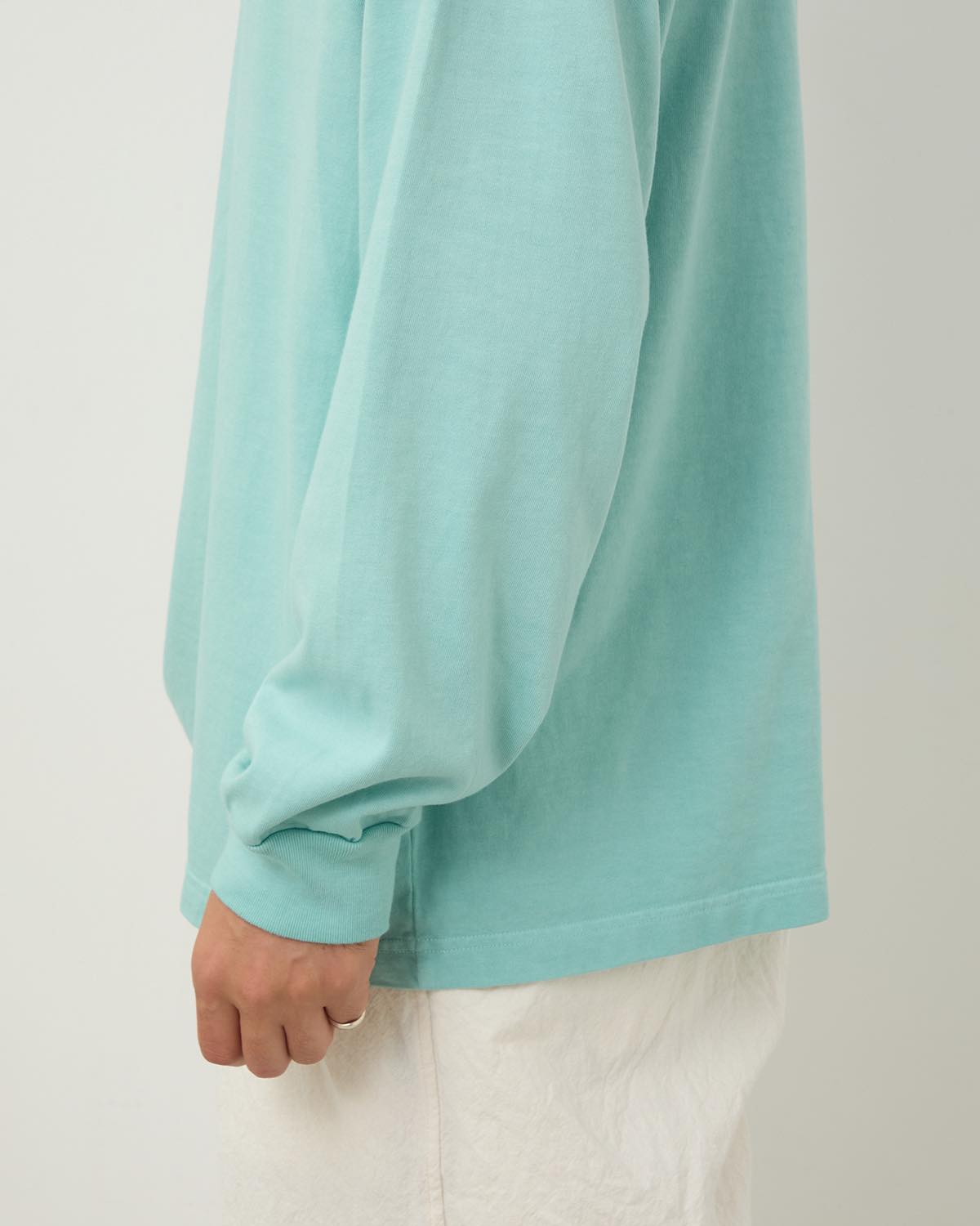 CLASSIC LONG-SLEEVE TEE
